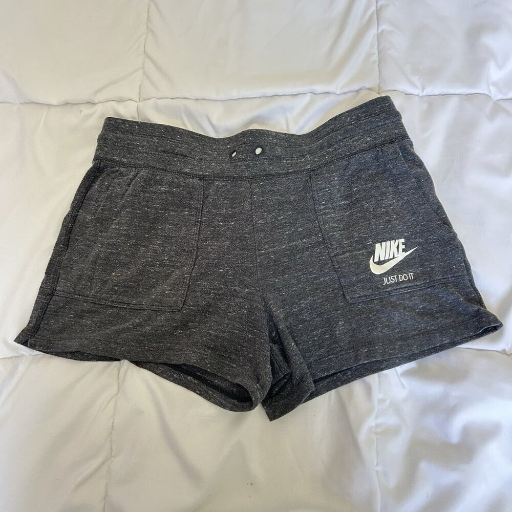 Nike Girls XL Gray Cotton Dri-Fit Active Shorts Activewear Athletic Pockets